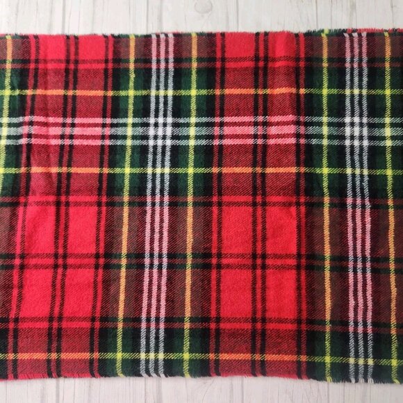 Steve Madden Wide Red Classic Tartan Scarf Fringe Edges Plaid One Size - Picture 7 of 8